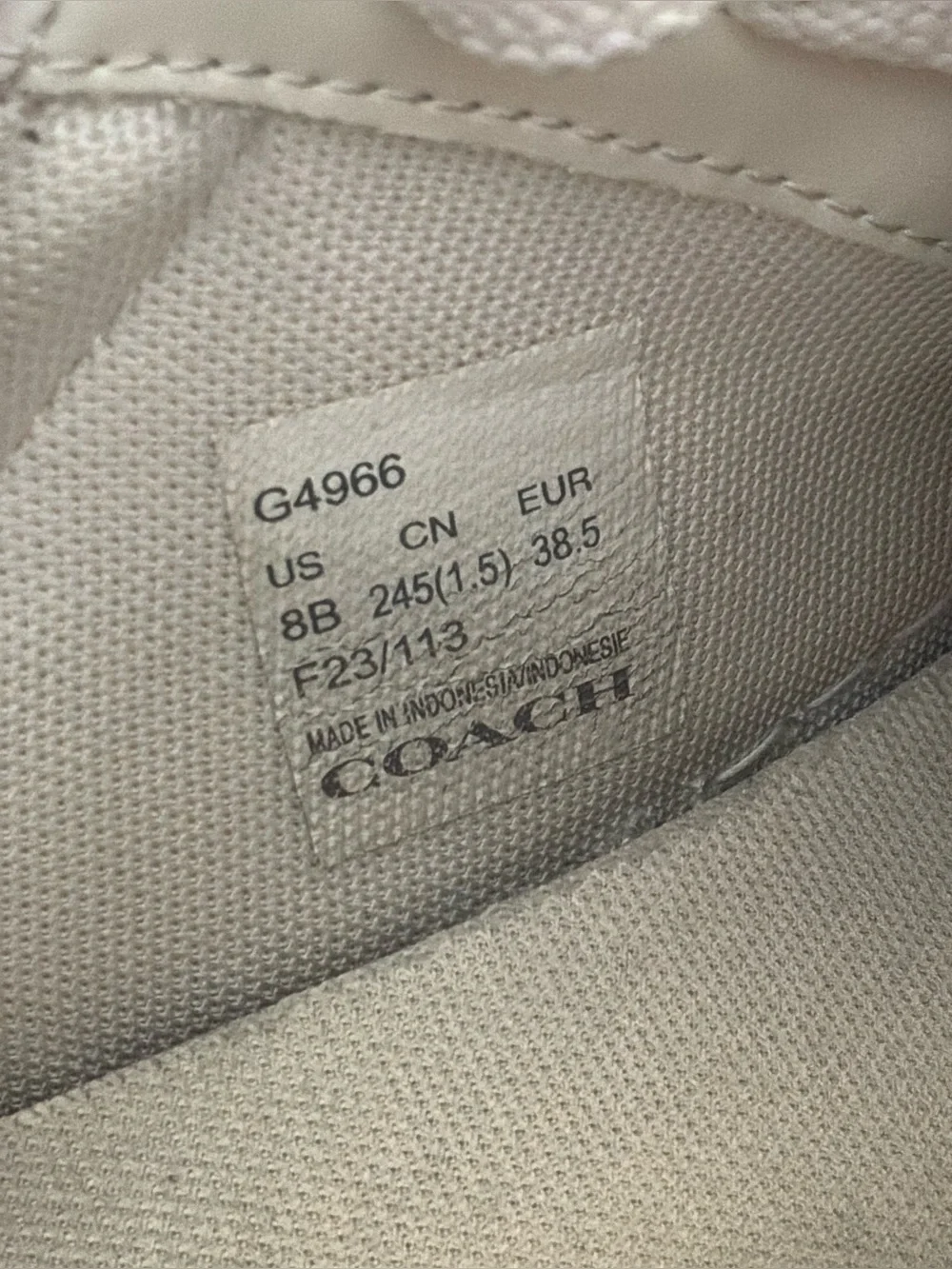 Coach Low Top Leather Sneakers White Signature Heel Women’s Size 8B with Box